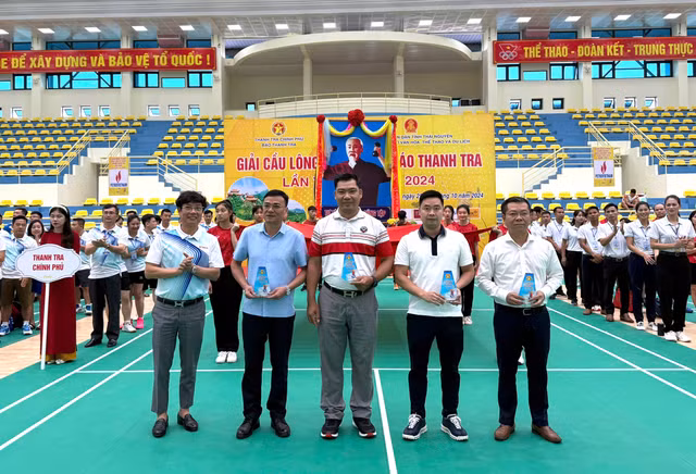 Khai mac Giai Cau long toan quoc Bao Thanh tra lan thu XIX-Hinh-7