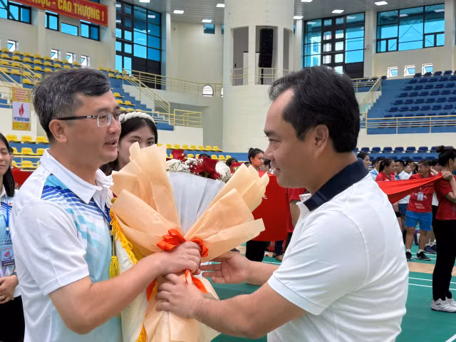 Khai mac Giai Cau long toan quoc Bao Thanh tra lan thu XIX-Hinh-6