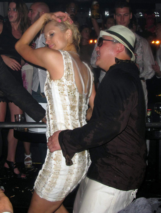 Đại gia dốc tiền tỷ bao mỹ nữ ăn chơi và cái kết đắng - Hình 3 Dai gia doc tien ty bao my nu an choi va cai ket dang-Hinh-3