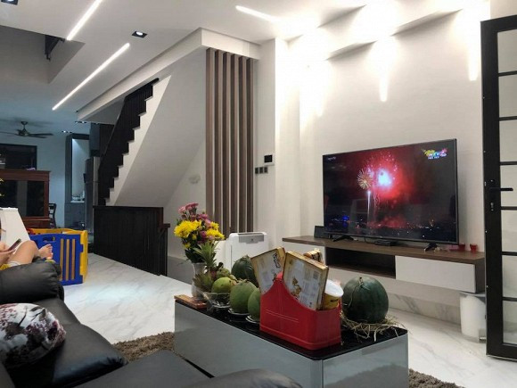 Biệt thự sang chảnh, căn hộ tiện nghi của các bà mẹ đơn thân giới Vbiz - Hình 11 Biet thu sang chanh, can ho tien nghi cua cac ba me don than gioi Vbiz-Hinh-11