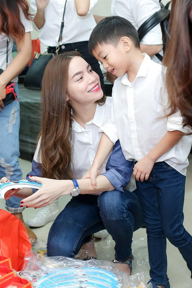 Biệt thự sang chảnh, căn hộ tiện nghi của các bà mẹ đơn thân giới Vbiz Biet thu sang chanh, can ho tien nghi cua cac ba me don than gioi Vbiz