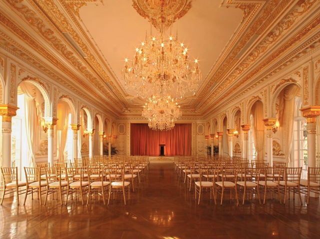 Can canh dinh thu xa hoa, dat vang cua nguoi dan ong quyen luc nhat nuoc My-Hinh-7