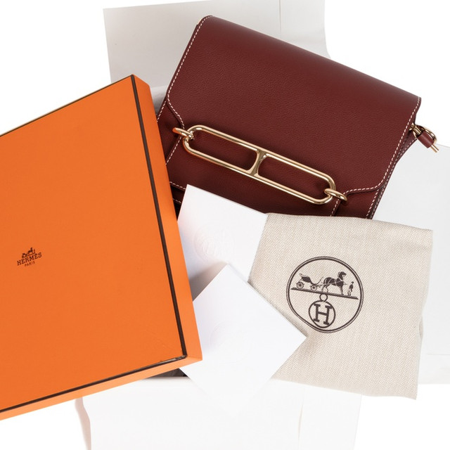 Bộ sưu tập hàng hiệu đắt đỏ của hotgirl vợ Duy Mạnh - Hình 2 Bo suu tap hang hieu dat do cua hotgirl vo Duy Manh-Hinh-2