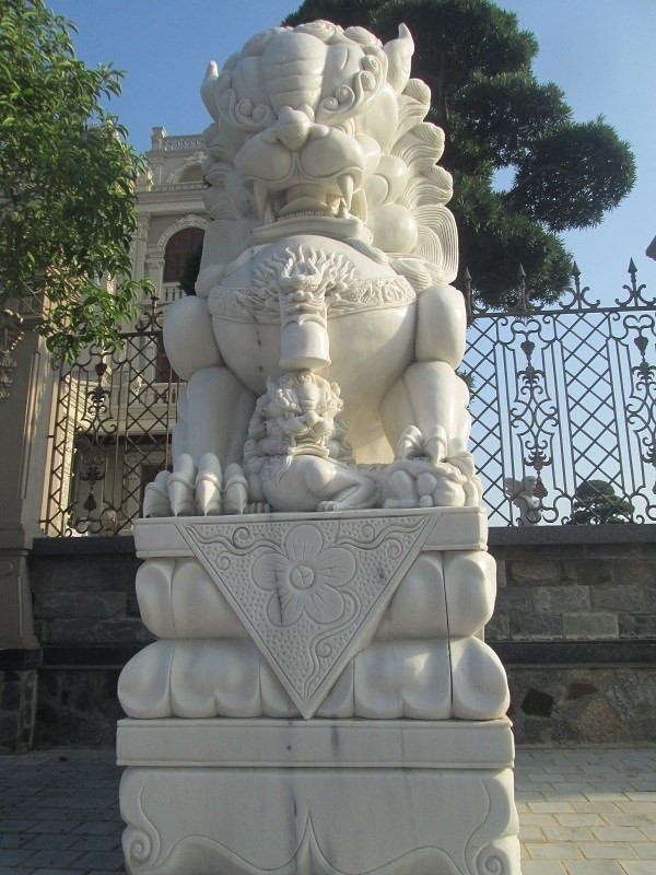 Xem lâu đài trăm tỷ vô tiền khoáng hậu của đại gia Hà Nam - Hình 7 Xem lau dai tram ty vo tien khoang hau cua dai gia Ha Nam-Hinh-7