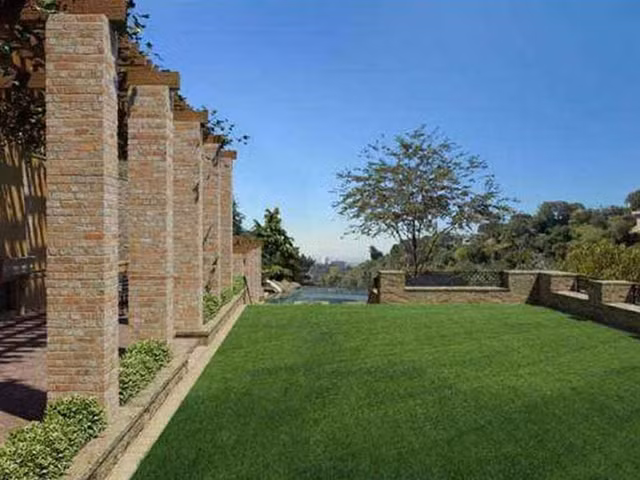 Can canh khoi bat dong san sieu khung cua ty phu Elon Musk rao ban-Hinh-11