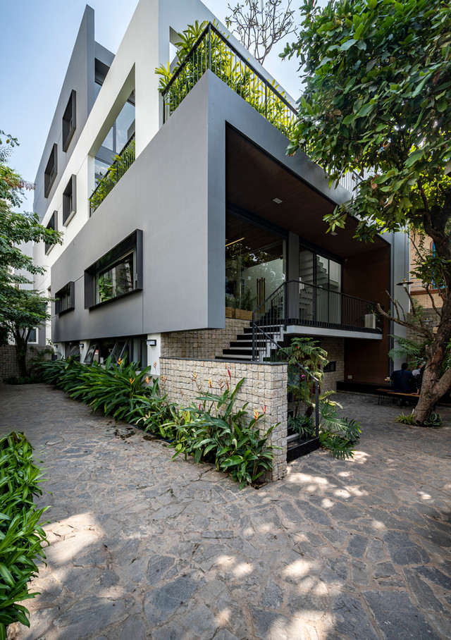 Can canh toa nha van phong tua khu vuon nhiet doi giua Sai Gon-Hinh-3