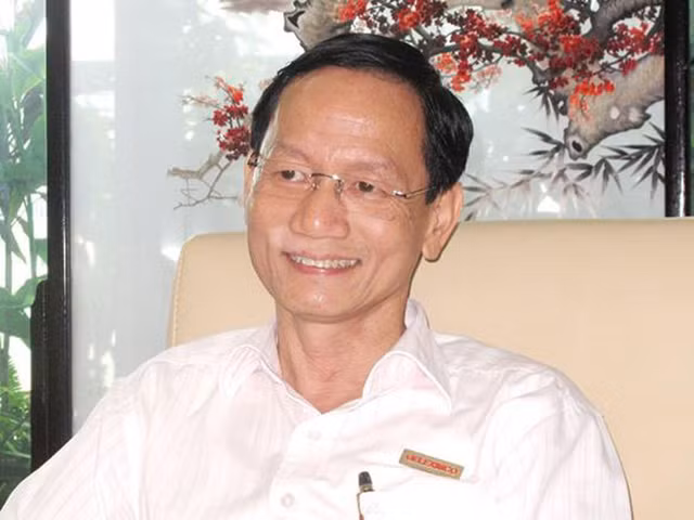 Những đại gia có nghìn tỷ nhưng thích xài đồ rẻ - Hình 7 Nhung dai gia co nghin ty nhung thich xai do re-Hinh-7