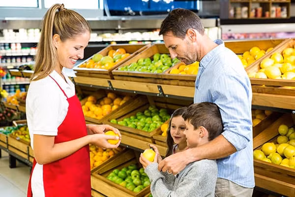 Phần lớn các các trái táo trong siêu thị đều không phải là mới được hái tại vườn. Tại Mỹ, táo thường chín trong thời gian rất ngắn (giữa tháng 8 và tháng 9). Vì vậy, để bảo quản hàng năm trong siêu thị, những trái táo phải được xử lý bằng hóa chất và giữ trong kho lạnh.