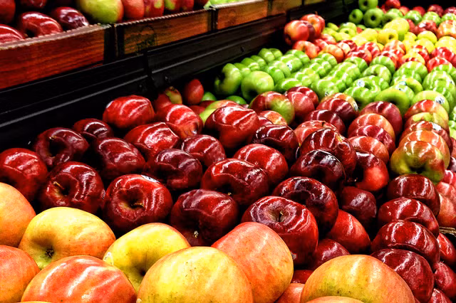 Trong kho lạnh, táo có thể được bảo quản từ 9 - 12 tháng. Do đó, táo trong siêu thị trung bình hơn một năm tuổi.