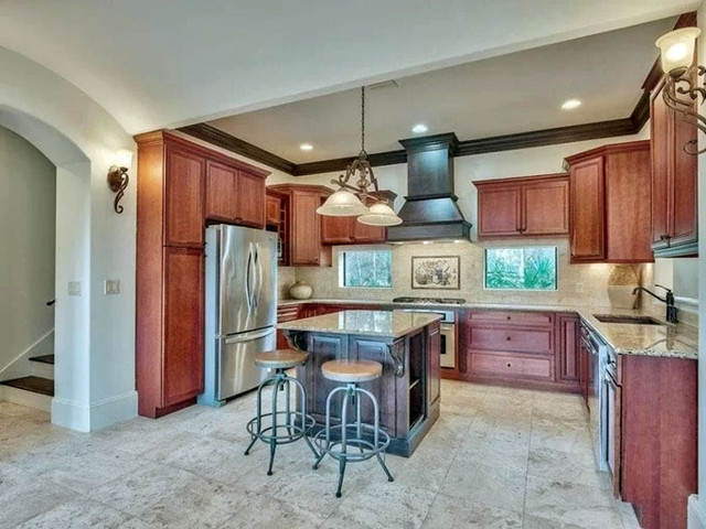 Hé lộ biệt thự của Hồng Ngọc tại Mỹ: Xa hoa như cổ tích - Hình 10 He lo biet thu cua Hong Ngoc tai My: Xa hoa nhu co tich-Hinh-10