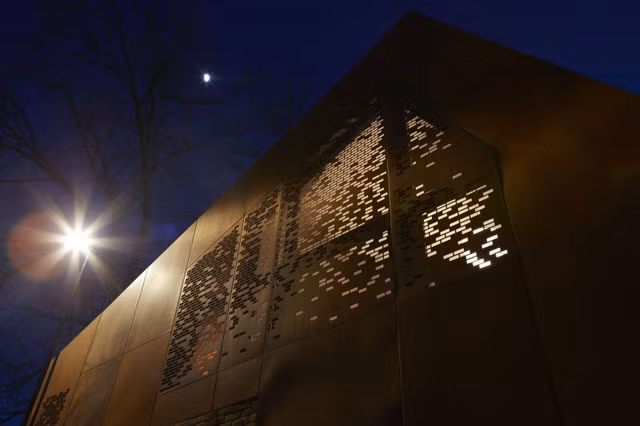 Ngoi nha thiet ke mai hinh hoc doc dao hut nguoi xem-Hinh-10