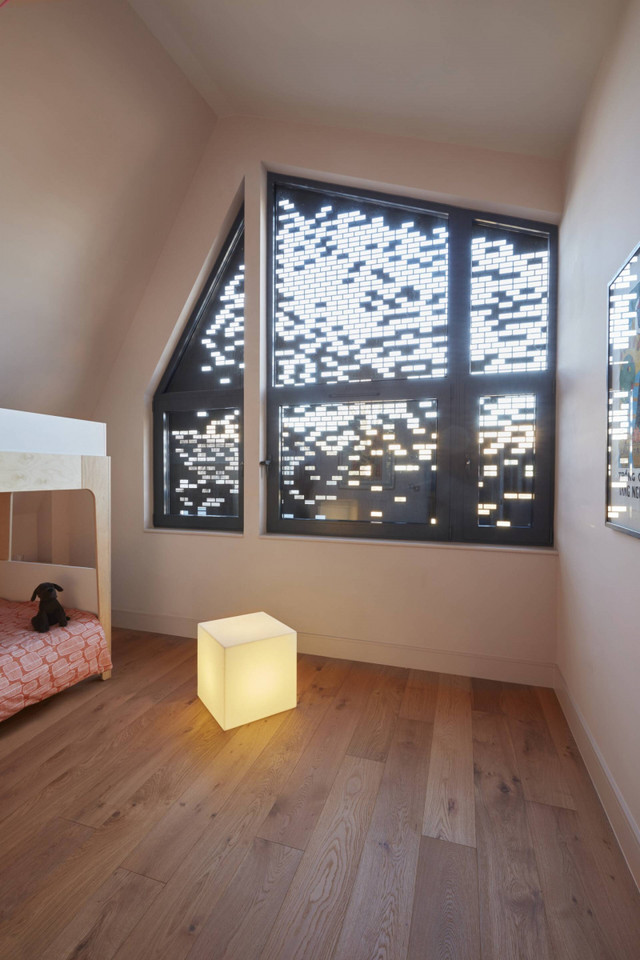 Ngôi nhà thiết kế mái hình học độc đáo hút người xem - Hình 9 Ngoi nha thiet ke mai hinh hoc doc dao hut nguoi xem-Hinh-9