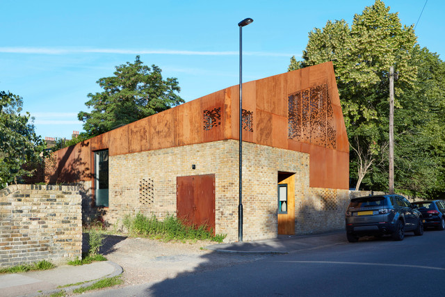 Ngôi nhà thiết kế mái hình học độc đáo hút người xem - Hình 3 Ngoi nha thiet ke mai hinh hoc doc dao hut nguoi xem-Hinh-3