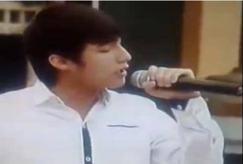 Video Son Tung MTP dien van nghe thoi hoc sinh