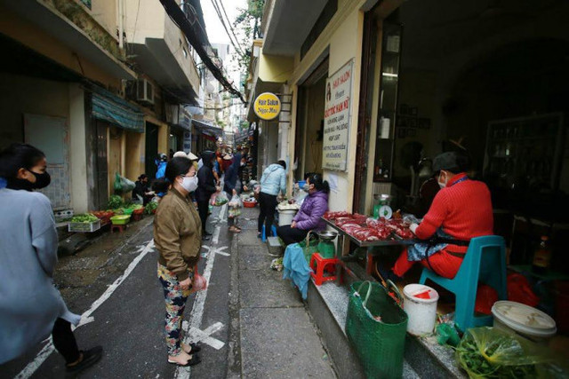 Những phiên chợ có một không hai giữa mùa dịch COVID-19 - Hình 2 Nhung phien cho co mot khong hai giua mua dich COVID-19-Hinh-2