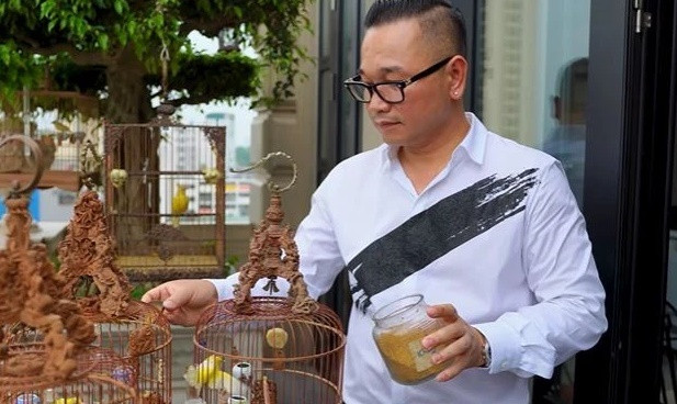 Đại gia Việt không tiếc tiền cho thú chơi chim cảnh - Hình 2 Dai gia Viet khong tiec tien cho thu choi chim canh-Hinh-2