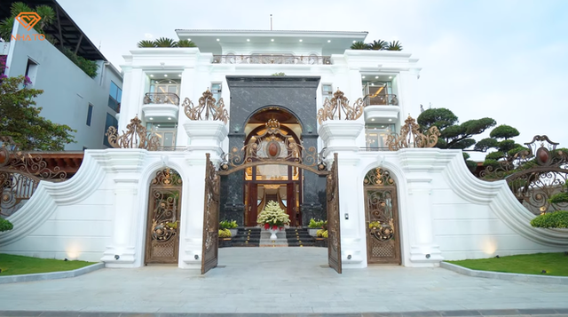 Chiêm ngưỡng biệt thự toàn bằng gỗ quý của đại gia Đà thành Chiem nguong biet thu toan bang go quy cua dai gia Da thanh