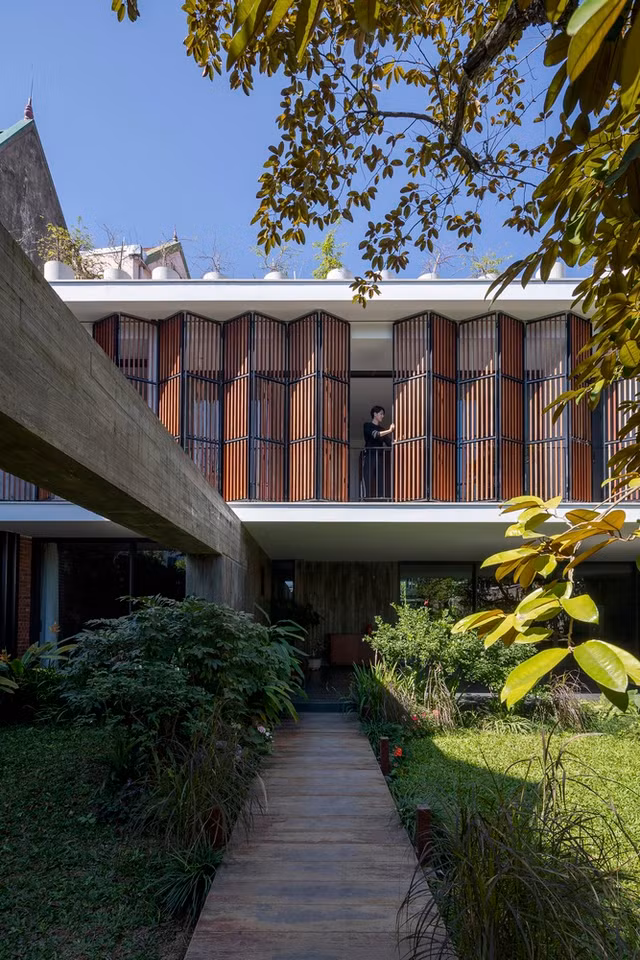 Biet thu V8 House xu Nghe xuat hien tren bao My-Hinh-7