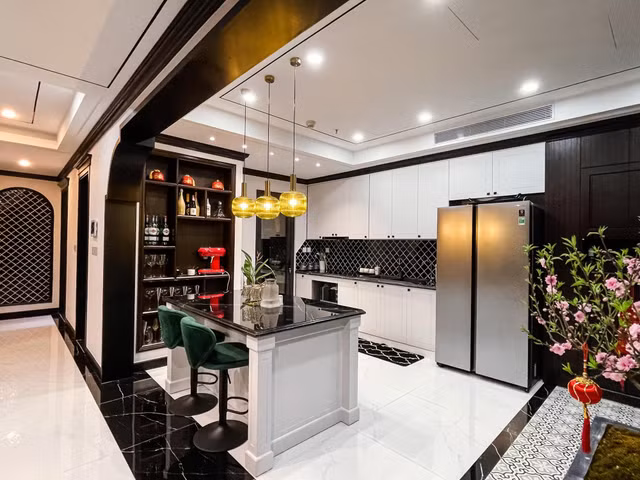 Shark Binh va nguoi dep Phuong Oanh giau co nao?-Hinh-6