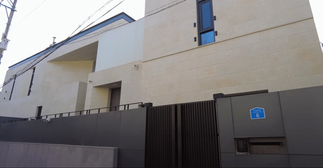 Khối tài sản khủng của em út Blackpink - Hình 6 Khoi tai san khung cua em ut Blackpink-Hinh-6