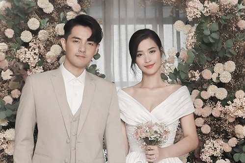 Gia thế khủng của 3 cậu ấm ngành nhựa, cưới vợ xinh đẹp - Hình 2 Gia the khung cua 3 cau am nganh nhua, cuoi vo xinh dep-Hinh-2
