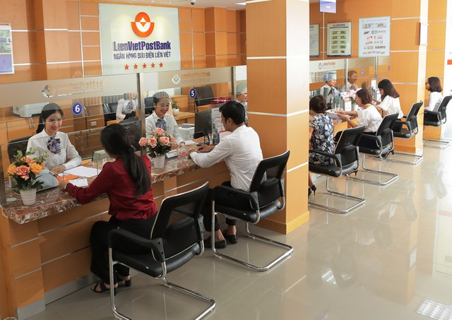 Cổ phiếu LienVietPostBank giảm mạnh sau khi thay Chủ tịch, vốn hoá ‘bốc hơi’ 1.600 tỷ năm 2019 Co phieu LienVietPostBank giam manh sau khi thay Chu tich, von hoa ‘boc hoi’ 1.600 ty nam 2019