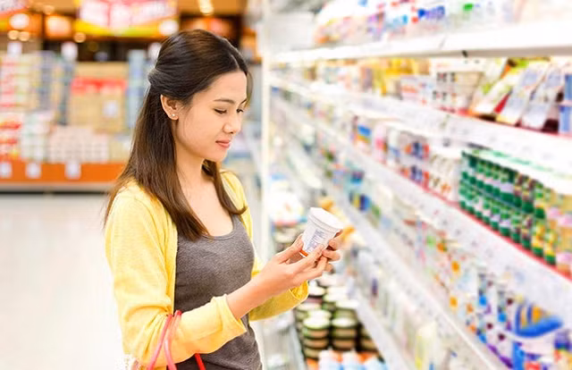 Mua tieu dung cuoi nam nen dau tu co phieu nao de co loi?