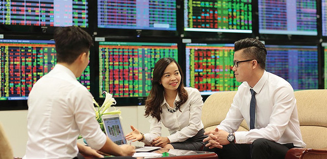 Chứng khoán hôm nay 3/2: Công ty chứng khoán khuyến nghị những mã nào? Chung khoan hom nay 3/2: Cong ty chung khoan khuyen nghi nhung ma nao?