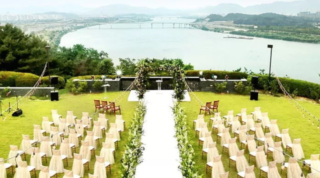 Hyun Bin - Son Ye Jin tổ chức đám cưới tại khách sạn siêu sang - Hình 2 Hyun Bin - Son Ye Jin to chuc dam cuoi tai khach san sieu sang-Hinh-2