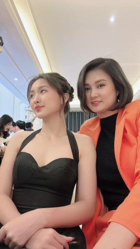 Cận cảnh nét đẹp như 'thần tiên tỷ tỷ' của con gái 'hoa khôi' bóng chuyền Kim Huệ Can canh net dep nhu 'than tien ty ty' cua con gai 'hoa khoi' bong chuyen Kim Hue