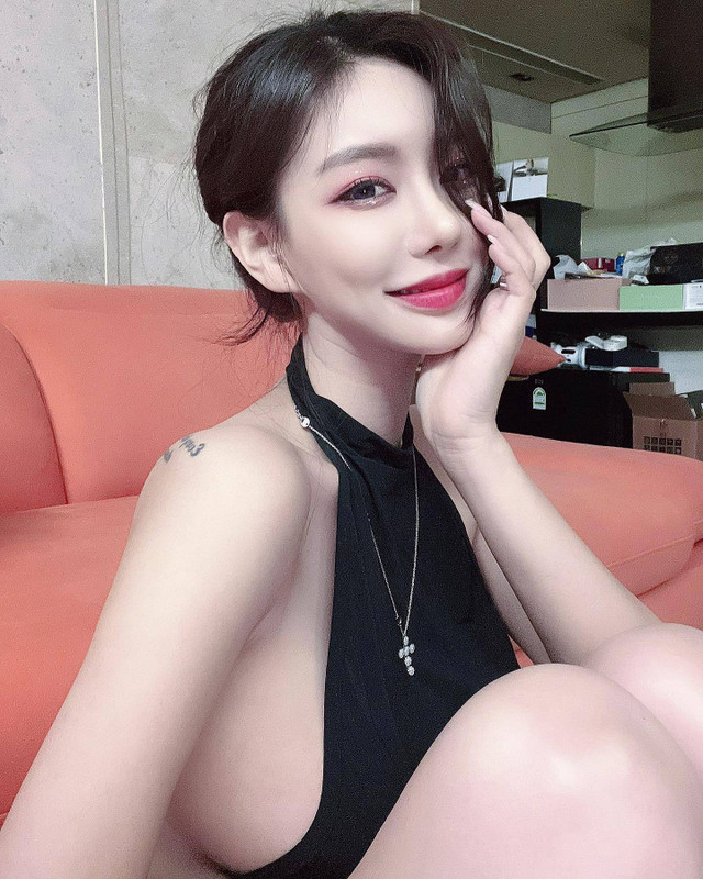 Nữ streamer từng kiếm chục tỷ mỗi năm bất ngờ tuyên bố giải nghệ - Hình 6 Nu streamer tung kiem chuc ty moi nam bat ngo tuyen bo giai nghe-Hinh-6