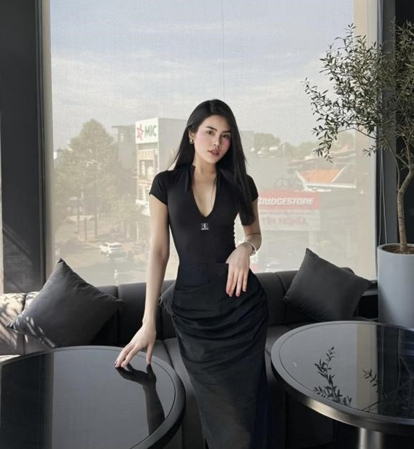 Danh tính hotgirl được thiếu gia Nghiêm Đức khóa môi - Hình 6 Danh tinh hotgirl duoc thieu gia Nghiem Duc khoa moi-Hinh-6