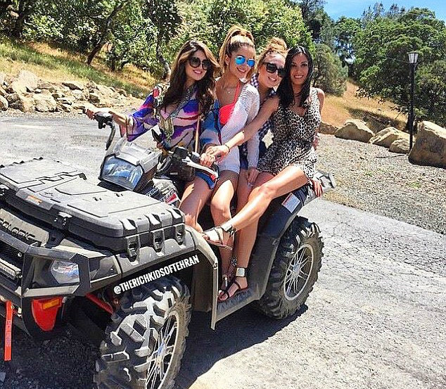 Hội con nhà giàu Iran chịu chơi, vung tiền không phải nghĩ - Hình 2 Hoi con nha giau Iran chiu choi, vung tien khong phai nghi-Hinh-2