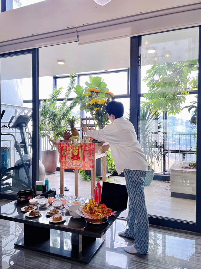 Bên trong cơ ngơi rộng rãi của gia đình Gil Lê - Hình 4 Ben trong co ngoi rong rai cua gia dinh Gil Le-Hinh-4