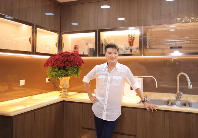 Ngam dinh thu xa hoa cua dai gia lang nhac Dam Vinh Hung