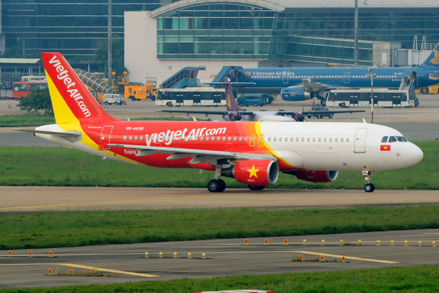 Dong tien kinh doanh cua VietJet am gan 4.900 ty dong