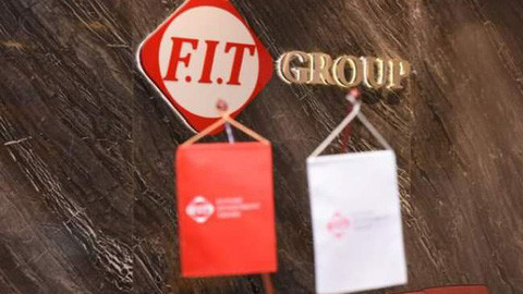 Thị giá FIT giảm sàn 4 phiên, Công ty riêng của Chủ tịch gom thêm 20 triệu cổ phiếu Thi gia FIT giam san 4 phien, Cong ty rieng cua Chu tich gom them 20 trieu co phieu