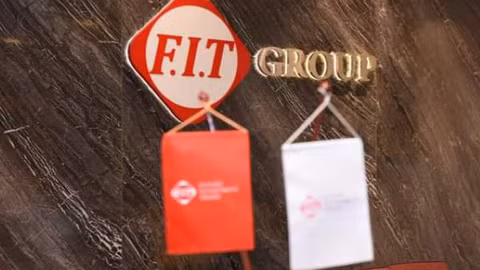 Thi gia FIT giam san 4 phien, Cong ty rieng cua Chu tich gom them 20 trieu co phieu