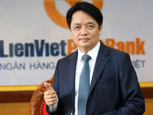 Nguyen Chu tich LienVietPostBank muon nam gan 25% von CMS