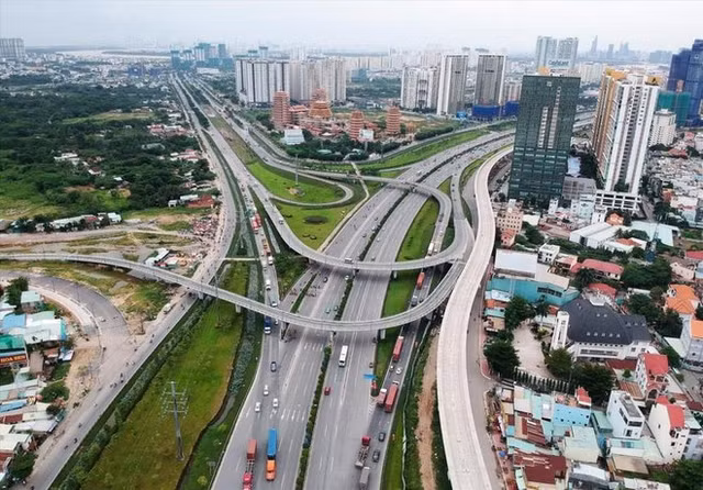 CII manh tay dat ke hoach lai tang 25% nho vao Cao toc Trung Luong - My Thuan va BOT Xa Lo Ha Noi