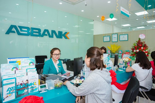 Trước thềm Đại hội cổ đông, em dâu Phó Chủ tịch ABBank đăng ký bán hết 1,5 triệu cổ phiếu Truoc them Dai hoi co dong, em dau Pho Chu tich ABBank dang ky ban het 1,5 trieu co phieu