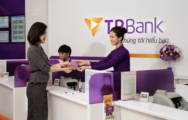 Người nhà Chủ tịch Đỗ Minh Phú thoái sạch vốn trước khi cổ phiếu TPB phi mạnh Nguoi nha Chu tich Do Minh Phu thoai sach von truoc khi co phieu TPB phi manh