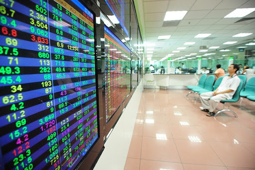 Chứng khoán ngày 15/11: Cổ phiếu nào nên chú ý? Chung khoan ngay 15/11: Co phieu nao nen chu y?