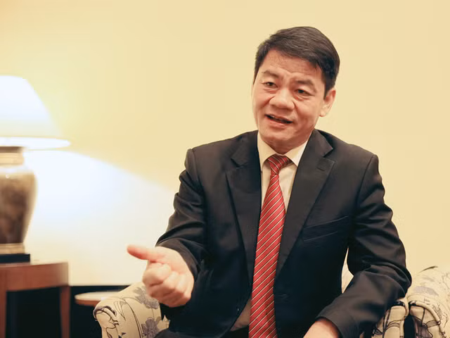 Nhom Thaco cua ty phu Tran Ba Duong rut sach von khoi Hung Vuong