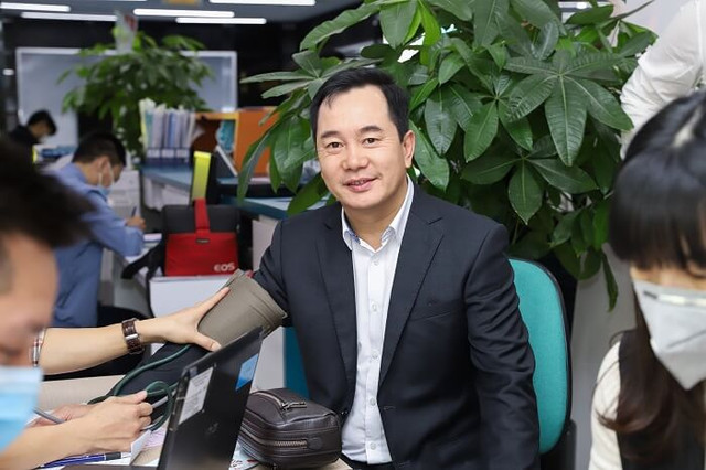 Chủ tịch CenLand đăng ký mua 1 triệu cổ phiếu Chu tich CenLand dang ky mua 1 trieu co phieu