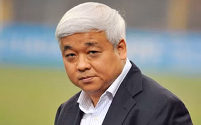 Hon 3,7 trieu co phieu ACB cua bau Kien duoc rao ban de thi hanh an