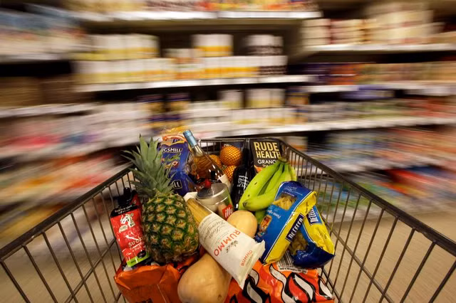 Thoi diem vang gom co phieu nganh ban le FRT, MWG, PNJ