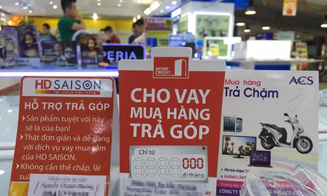 Ngan hang thoai von cong ty tai chinh: Vi sao buong tay 'ga de trung vang'?