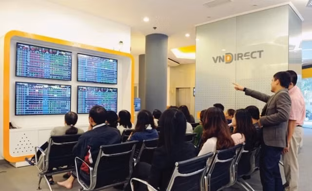 VNDirect sap hop Dai hoi bat thuong ban ke hoach tang von khung trong thang 12