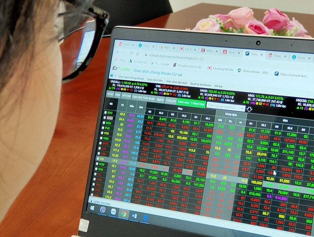 Chứng khoán ngày 20/8: Cổ phiếu nào nên chú ý? Chung khoan ngay 20/8: Co phieu nao nen chu y?